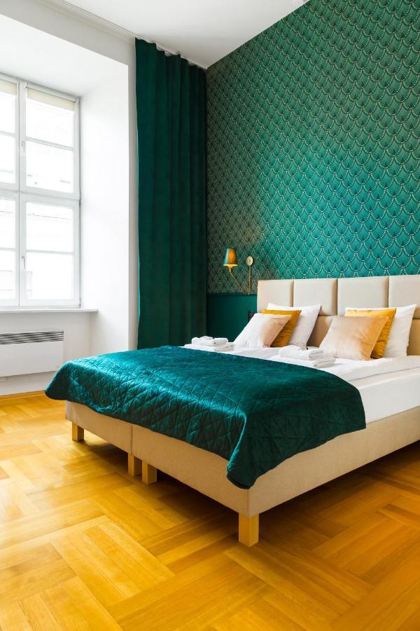 Glamorous Apartment In Heart Of Old Town คราคูฟ ภายนอก รูปภาพ