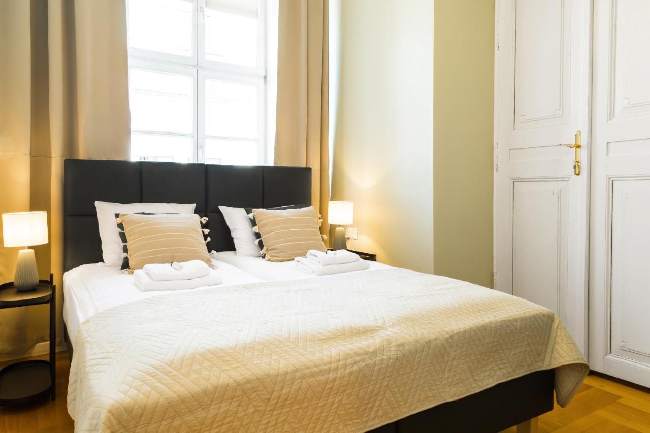 Glamorous Apartment In Heart Of Old Town คราคูฟ ภายนอก รูปภาพ