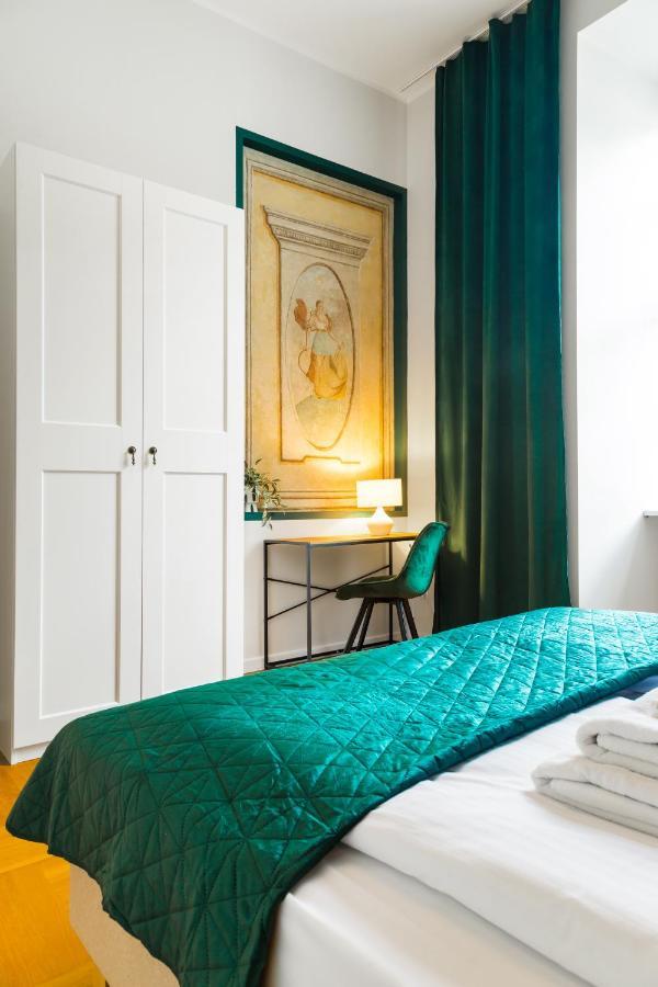 Glamorous Apartment In Heart Of Old Town คราคูฟ ภายนอก รูปภาพ