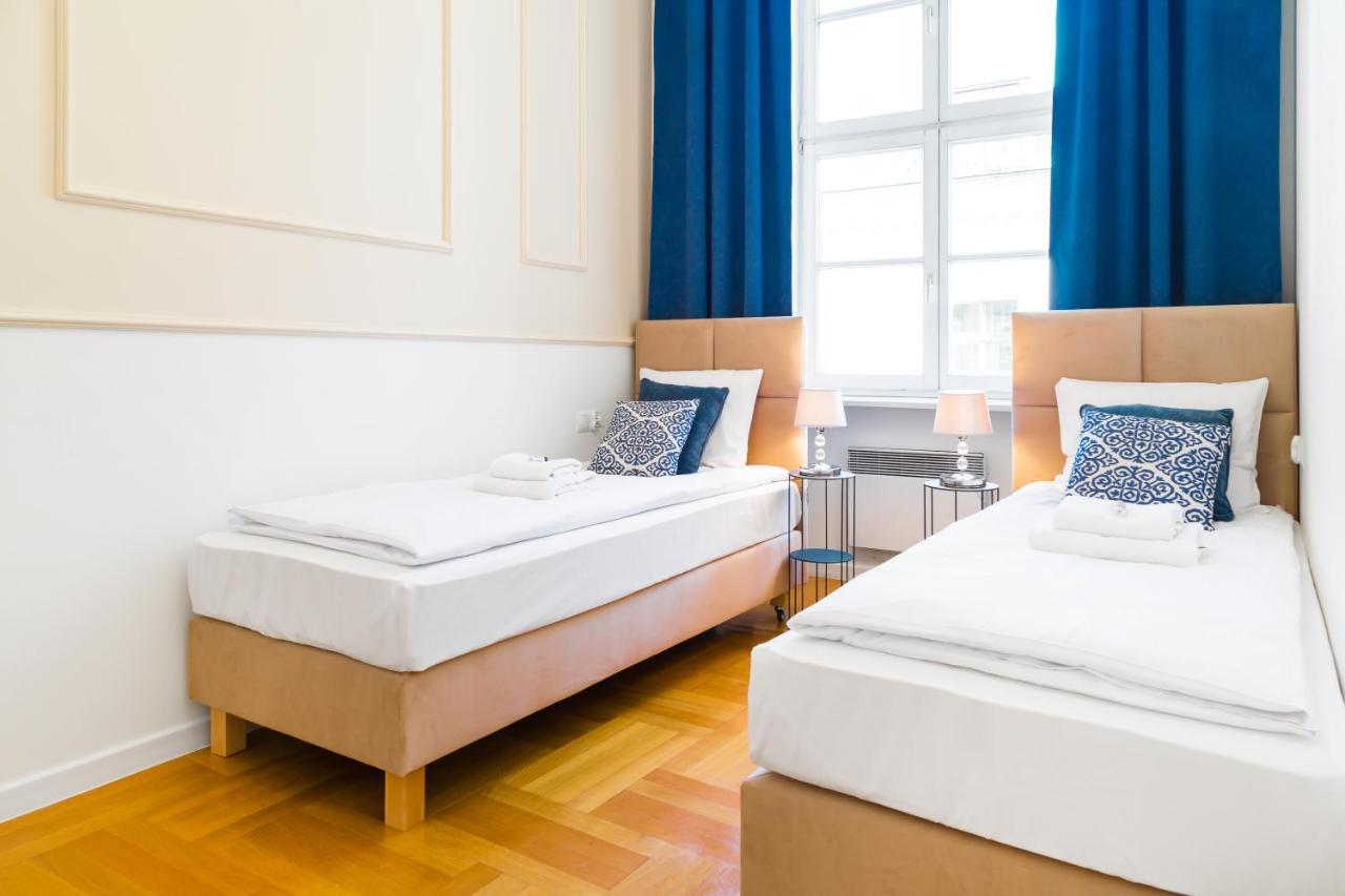 Glamorous Apartment In Heart Of Old Town คราคูฟ ภายนอก รูปภาพ