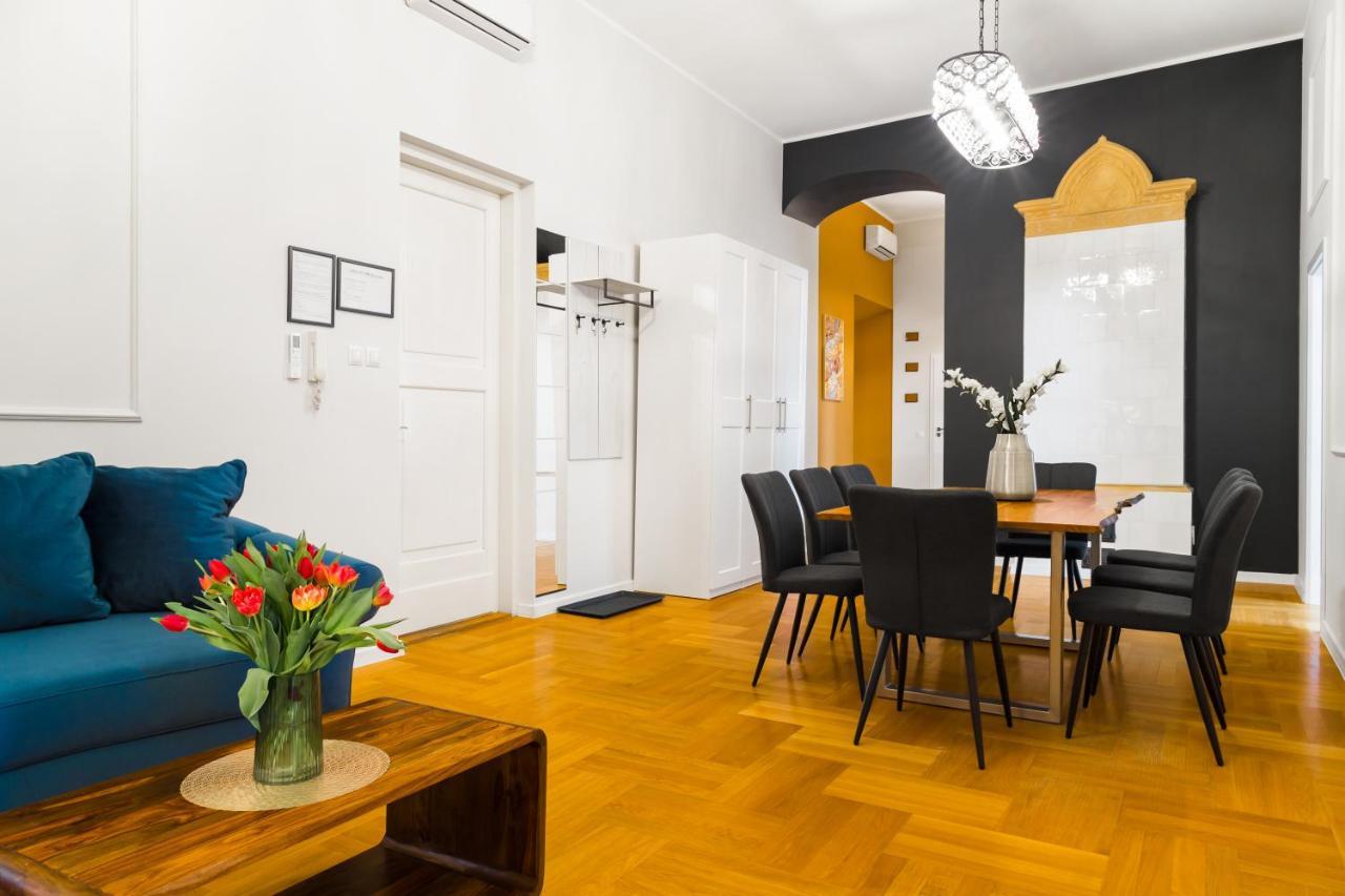 Glamorous Apartment In Heart Of Old Town คราคูฟ ภายนอก รูปภาพ